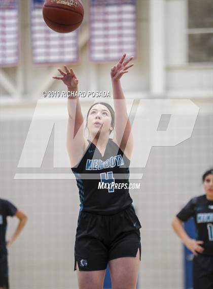 Thumbnail 3 in Mendota vs. Kingsburg (Selma Shoot-Out Tournament) photogallery.