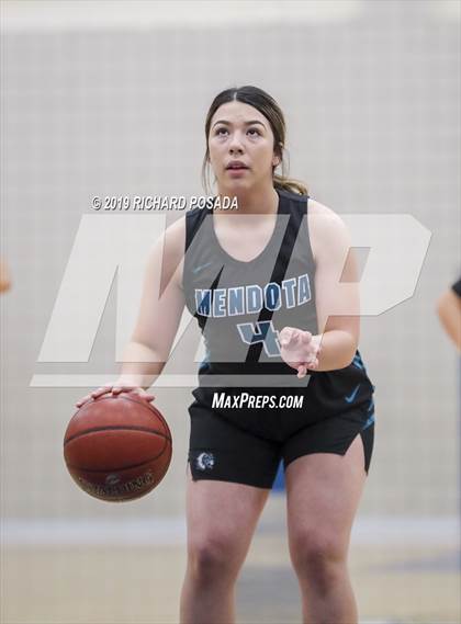 Thumbnail 1 in Mendota vs. Kingsburg (Selma Shoot-Out Tournament) photogallery.