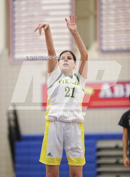 Thumbnail 2 in Mendota vs. Kingsburg (Selma Shoot-Out Tournament) photogallery.