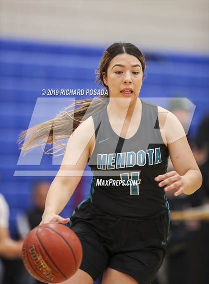 Thumbnail 2 in Mendota vs. Kingsburg (Selma Shoot-Out Tournament) photogallery.