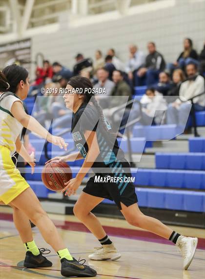 Thumbnail 1 in Mendota vs. Kingsburg (Selma Shoot-Out Tournament) photogallery.