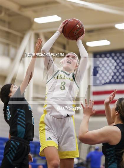 Thumbnail 1 in Mendota vs. Kingsburg (Selma Shoot-Out Tournament) photogallery.