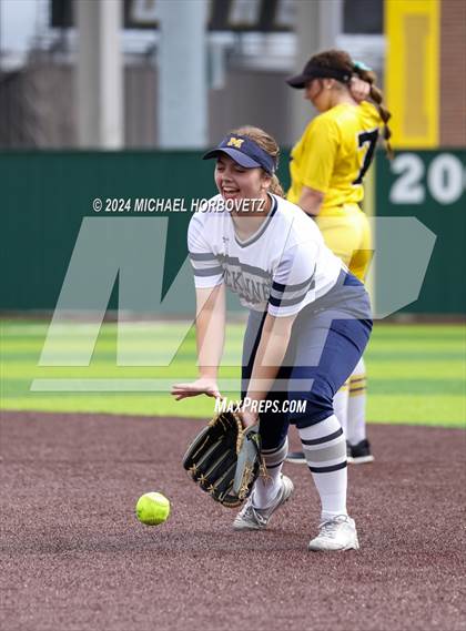 Thumbnail 2 in Forney vs McKinney (Forney Tournament) photogallery.