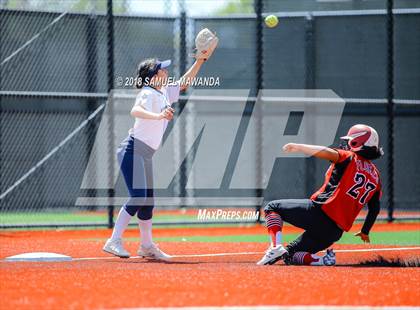 Thumbnail 2 in Notre Dame (SO) vs Cleveland photogallery.