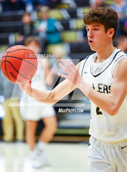 Thumbnail 3 in Crown Point vs Noblesville (Holiday Tournament) photogallery.