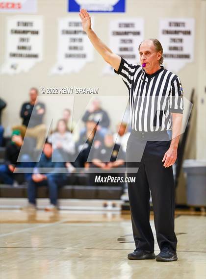 Thumbnail 2 in Crown Point vs Noblesville (Holiday Tournament) photogallery.