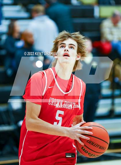 Thumbnail 1 in Crown Point vs Noblesville (Holiday Tournament) photogallery.
