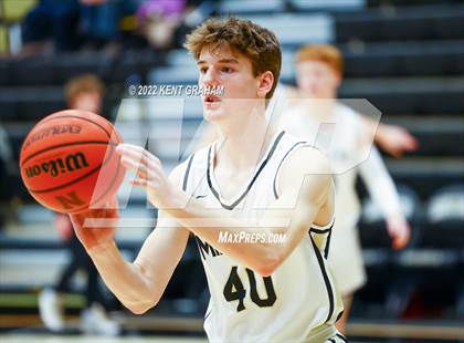 Thumbnail 2 in Crown Point vs Noblesville (Holiday Tournament) photogallery.