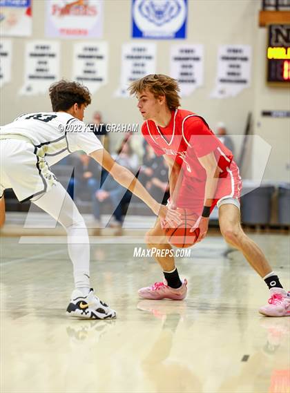 Thumbnail 2 in Crown Point vs Noblesville (Holiday Tournament) photogallery.