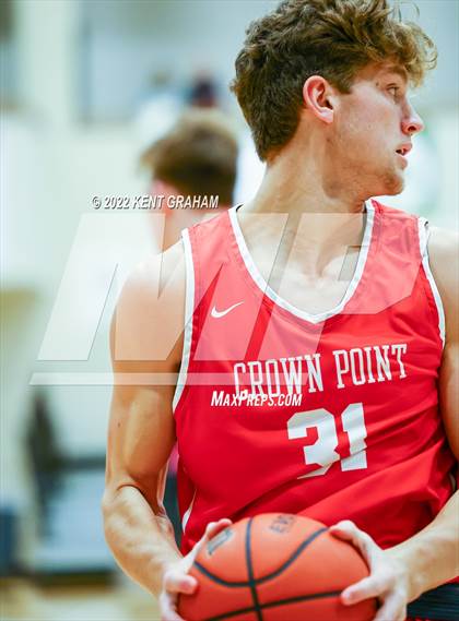 Thumbnail 1 in Crown Point vs Noblesville (Holiday Tournament) photogallery.