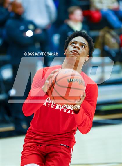 Thumbnail 2 in Crown Point vs Noblesville (Holiday Tournament) photogallery.