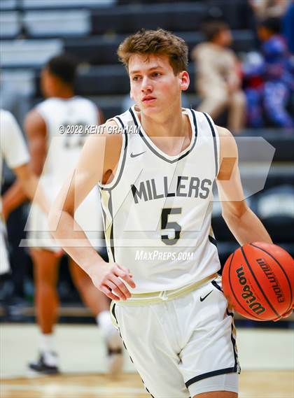 Thumbnail 2 in Crown Point vs Noblesville (Holiday Tournament) photogallery.