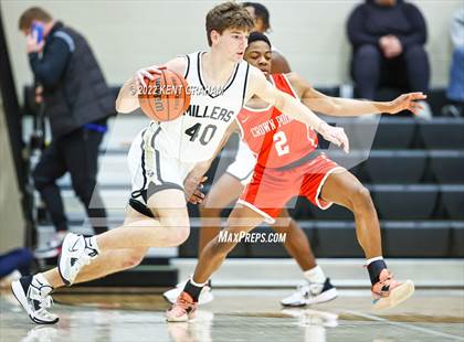 Thumbnail 2 in Crown Point vs Noblesville (Holiday Tournament) photogallery.