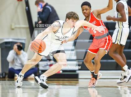 Thumbnail 1 in Crown Point vs Noblesville (Holiday Tournament) photogallery.