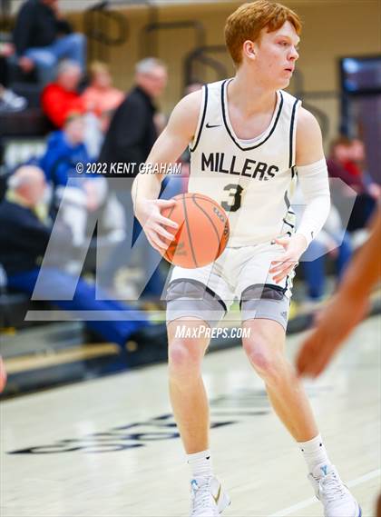 Thumbnail 2 in Crown Point vs Noblesville (Holiday Tournament) photogallery.