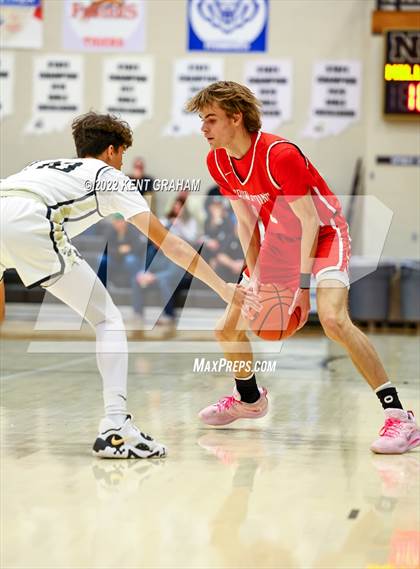 Thumbnail 1 in Crown Point vs Noblesville (Holiday Tournament) photogallery.