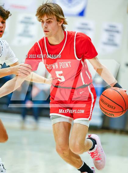 Thumbnail 3 in Crown Point vs Noblesville (Holiday Tournament) photogallery.