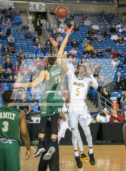 Thumbnail 1 in Timberline vs. Lincoln (WIAA 3A Quarterfinal)  photogallery.