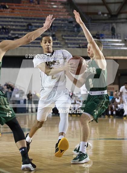Thumbnail 2 in Timberline vs. Lincoln (WIAA 3A Quarterfinal)  photogallery.