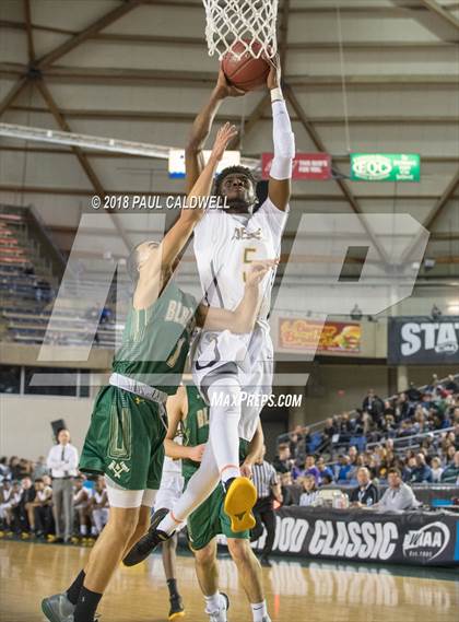 Thumbnail 1 in Timberline vs. Lincoln (WIAA 3A Quarterfinal)  photogallery.
