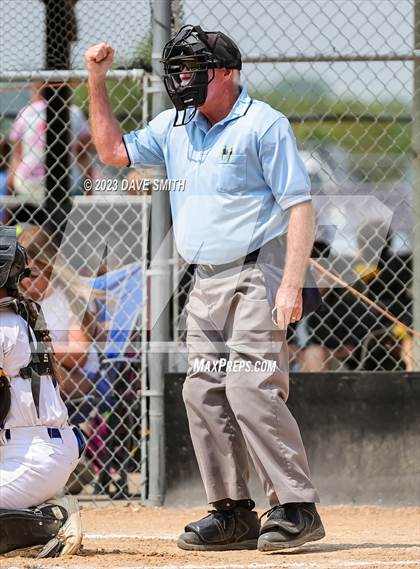 Thumbnail 3 in Assumption vs Wahlert (West Delaware Invitational) photogallery.