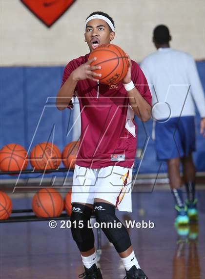 Thumbnail 3 in Cardinal Hayes vs All Hallows (CHSAA  AA Quarterfinal) photogallery.