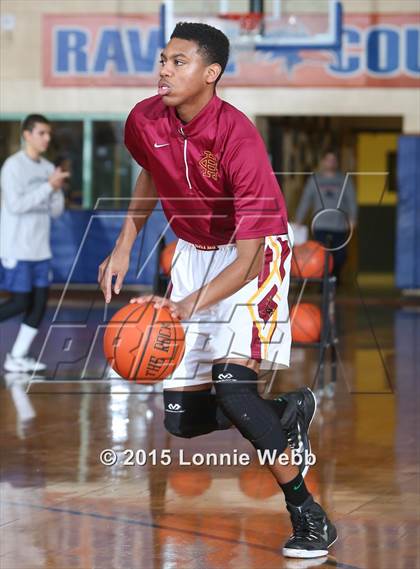 Thumbnail 2 in Cardinal Hayes vs All Hallows (CHSAA  AA Quarterfinal) photogallery.