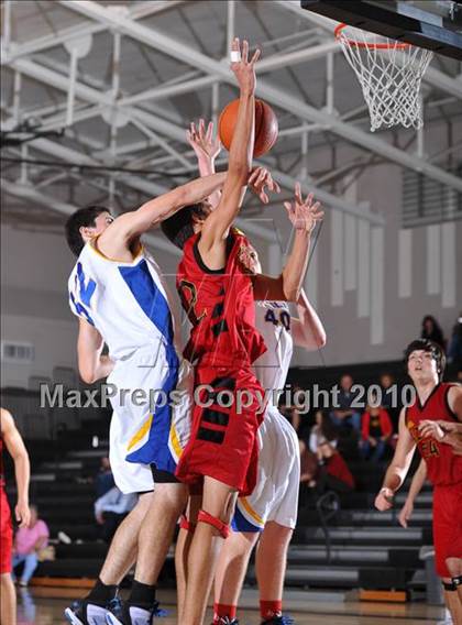 Thumbnail 3 in Bakersfield Christian vs Palm Desert (MaxPreps Holiday Classic) photogallery.