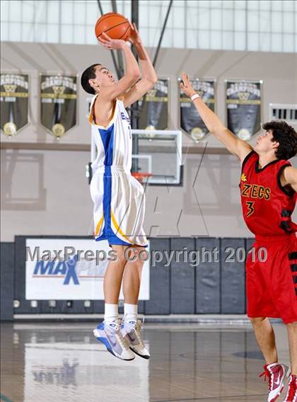 Thumbnail 1 in Bakersfield Christian vs Palm Desert (MaxPreps Holiday Classic) photogallery.