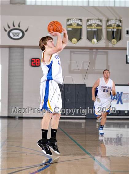Thumbnail 1 in Bakersfield Christian vs Palm Desert (MaxPreps Holiday Classic) photogallery.