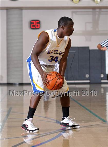 Thumbnail 3 in Bakersfield Christian vs Palm Desert (MaxPreps Holiday Classic) photogallery.