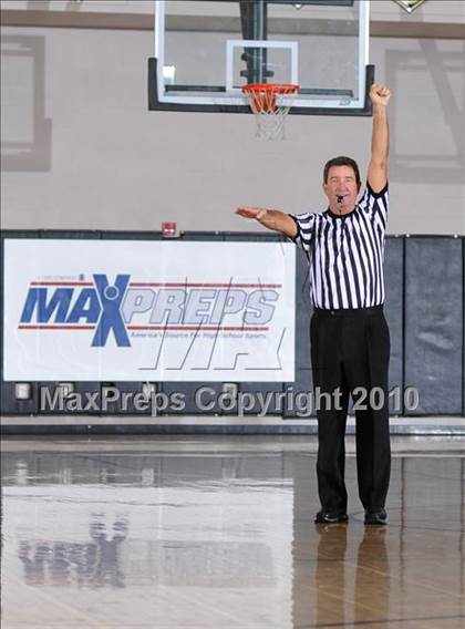 Thumbnail 3 in Bakersfield Christian vs Palm Desert (MaxPreps Holiday Classic) photogallery.