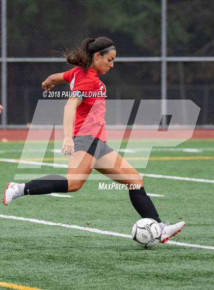 Thumbnail 1 in Camas vs. Tahoma (WIAA 4A District Playoff) photogallery.