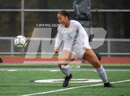 Thumbnail 3 in Camas vs. Tahoma (WIAA 4A District Playoff) photogallery.