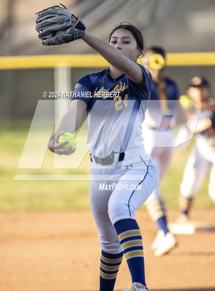 Thumbnail 1 in Gahr @ California photogallery.