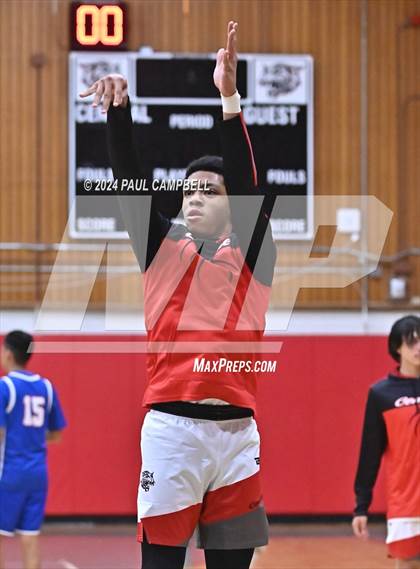 Thumbnail 1 in Camelback vs Central (Phoenix Union Coyote Classic) photogallery.
