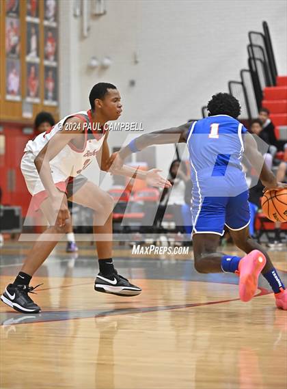 Thumbnail 1 in Camelback vs Central (Phoenix Union Coyote Classic) photogallery.