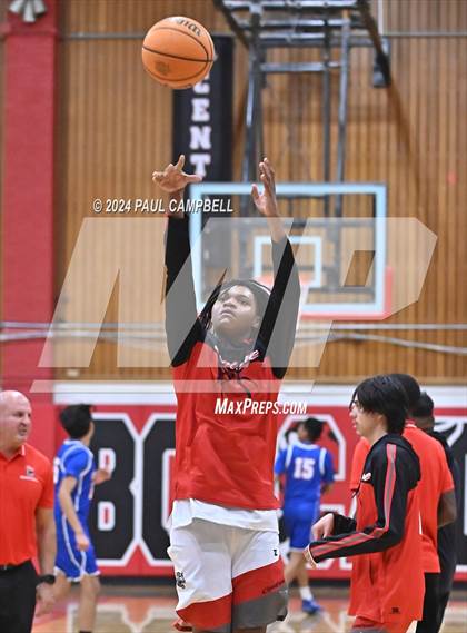 Thumbnail 3 in Camelback vs Central (Phoenix Union Coyote Classic) photogallery.