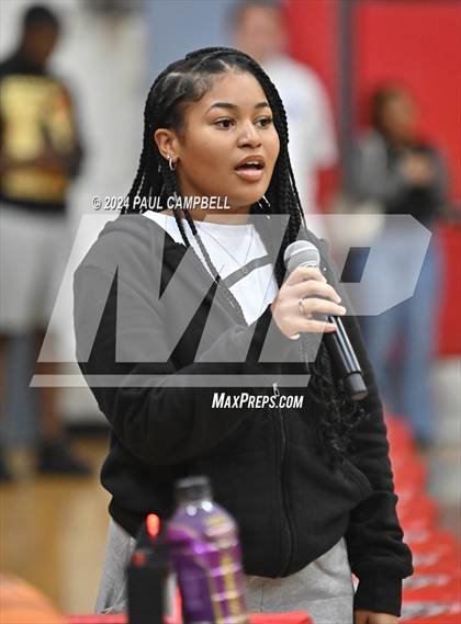 Thumbnail 1 in Camelback vs Central (Phoenix Union Coyote Classic) photogallery.