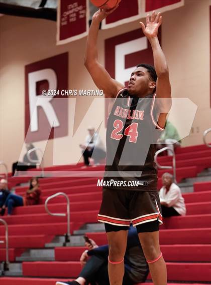 Thumbnail 2 in Mauldin vs Southside (Poinsettia Classic) photogallery.