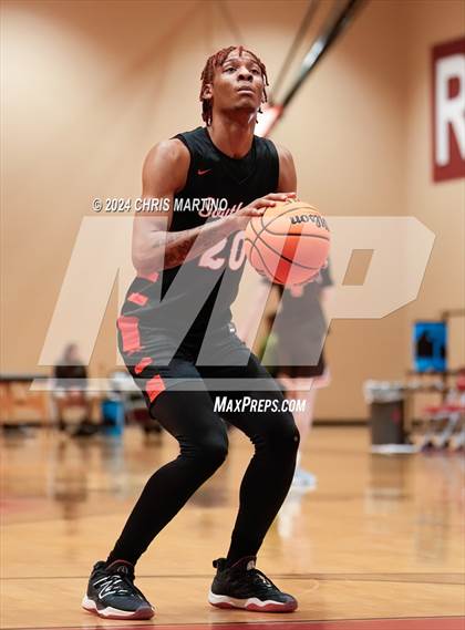Thumbnail 2 in Mauldin vs Southside (Poinsettia Classic) photogallery.