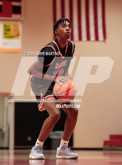 Thumbnail 3 in Mauldin vs Southside (Poinsettia Classic) photogallery.