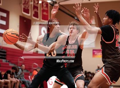 Thumbnail 3 in Mauldin vs Southside (Poinsettia Classic) photogallery.
