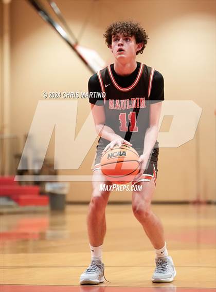 Thumbnail 2 in Mauldin vs Southside (Poinsettia Classic) photogallery.