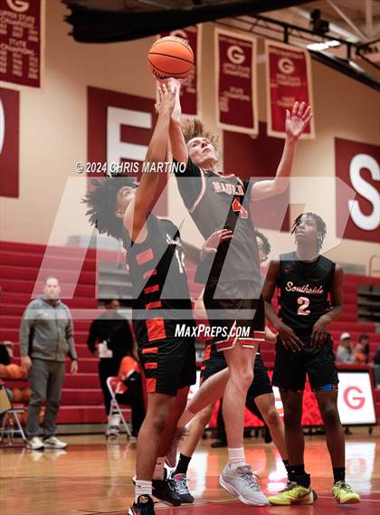 Thumbnail 2 in Mauldin vs Southside (Poinsettia Classic) photogallery.