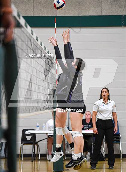 Thumbnail 1 in Brenham vs College Station photogallery.