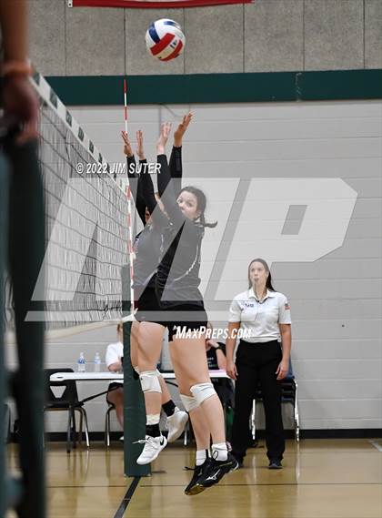 Thumbnail 3 in Brenham vs College Station photogallery.
