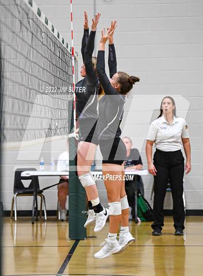 Thumbnail 2 in Brenham vs College Station photogallery.