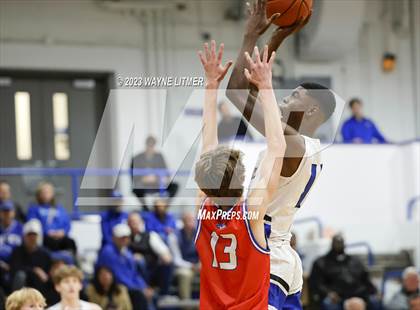 Thumbnail 2 in Conner @ Covington Catholic photogallery.