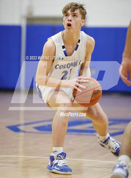 Thumbnail 3 in Conner @ Covington Catholic photogallery.